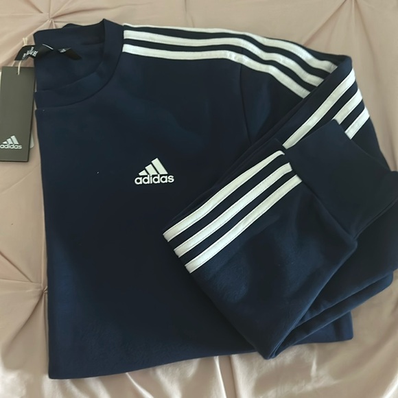 Men’s adidas sweatshirt - Picture 1 of 2